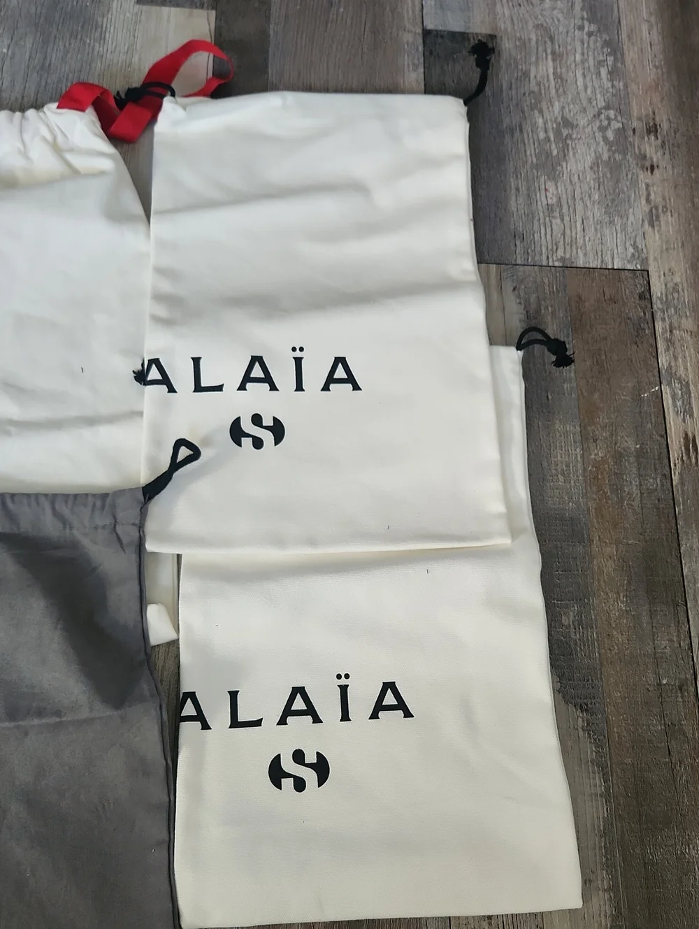 Designers Originals White and Gray Drawstring Storage Bag Set with Red Ties